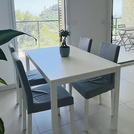 Modern 2 Bedroom With Pool And Sea View & Parking Lägenhet