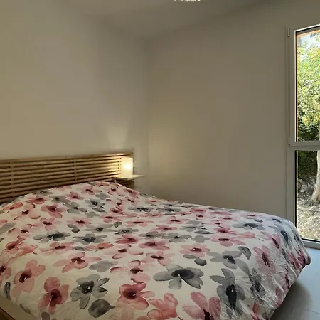 Modern 2 Bedroom With Pool And Sea View & Parking *