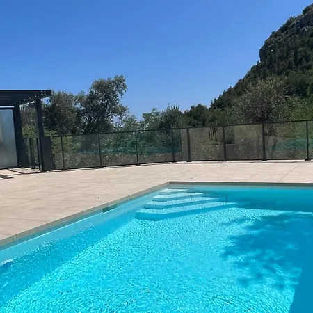 Modern 2 Bedroom With Pool And Sea View & Parking Lägenhet